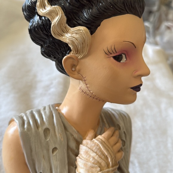 bride of frankenstein statue HTF NWT - Picture 2 of 11